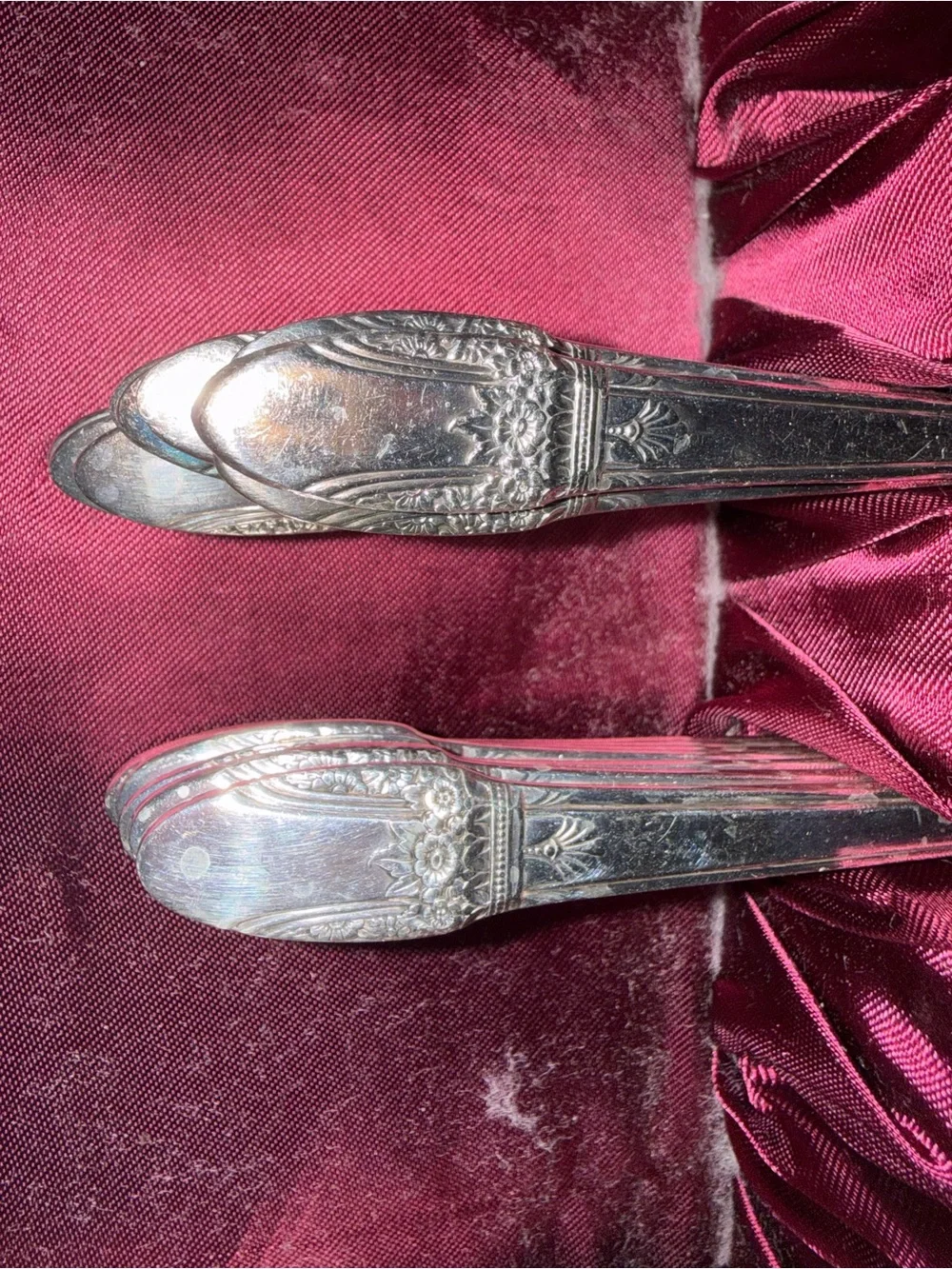Vintage Ornate Silver-Tone Knife Set and silverware set — Burgundy Velvet Case
